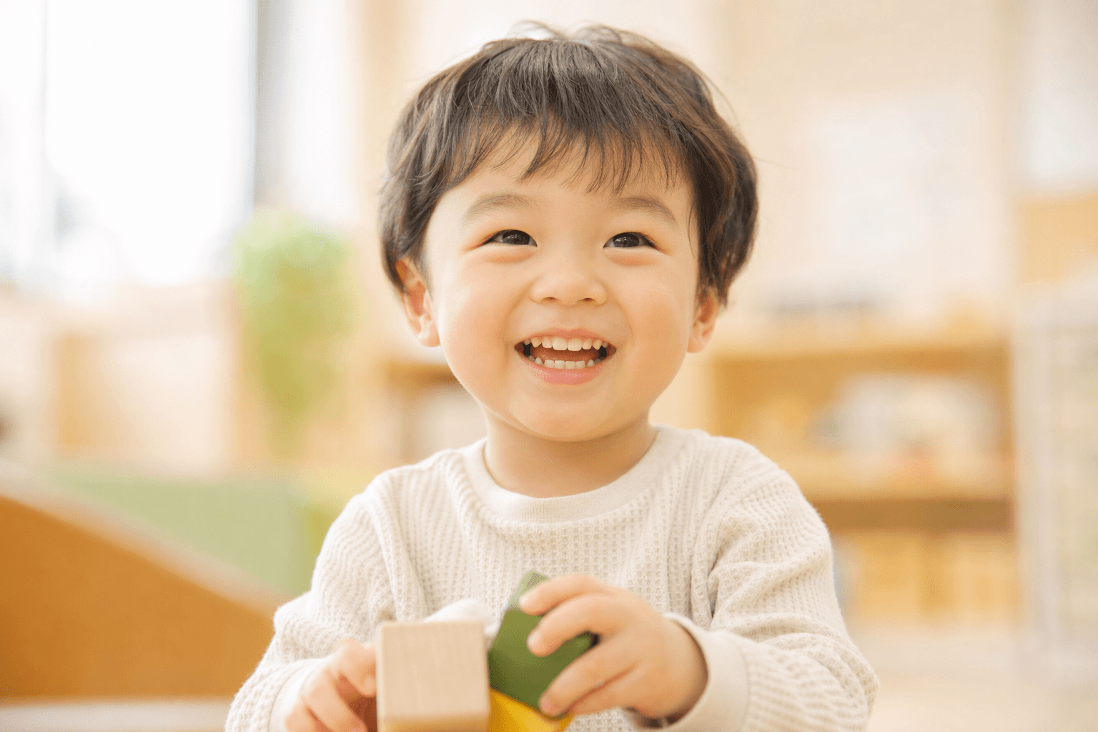 笑顔の幼児